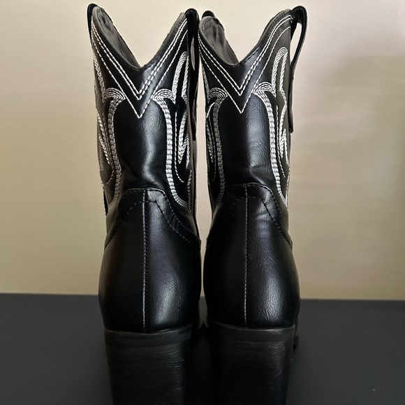 Cowboy boots - Picture 5 of 7